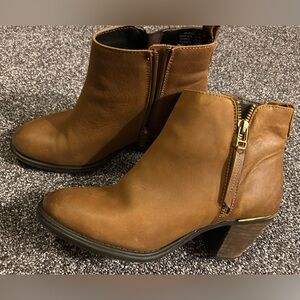 STEVE MADDEN Brown/Camel Ankle Boots; zip-up; zipper detail; 3” heel